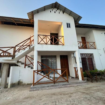 Mbuyuni Lodge Нунгві Екстер'єр фото