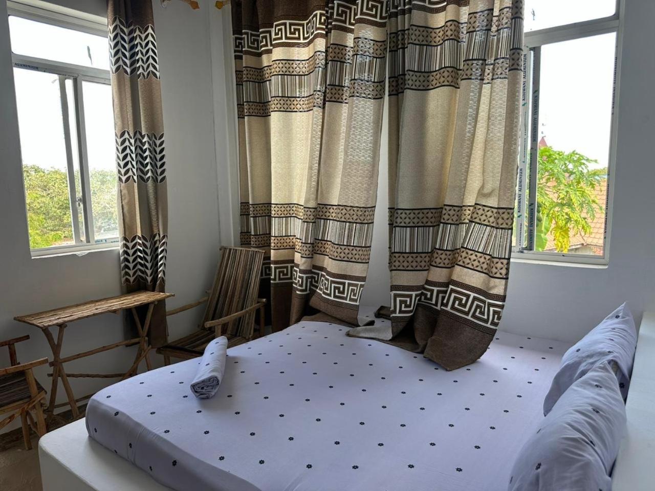 Mbuyuni Lodge Нунгві Екстер'єр фото